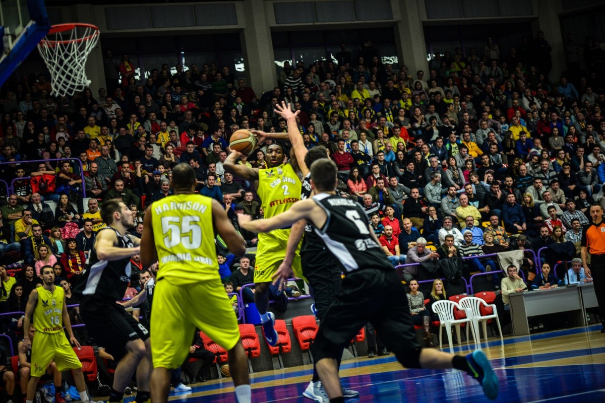 Meciul care ne-a făcut să vibrăm pentru baschet. Cum s-a trăit calificarea lui CSU Sibiu în elita Ligii Naţionale 