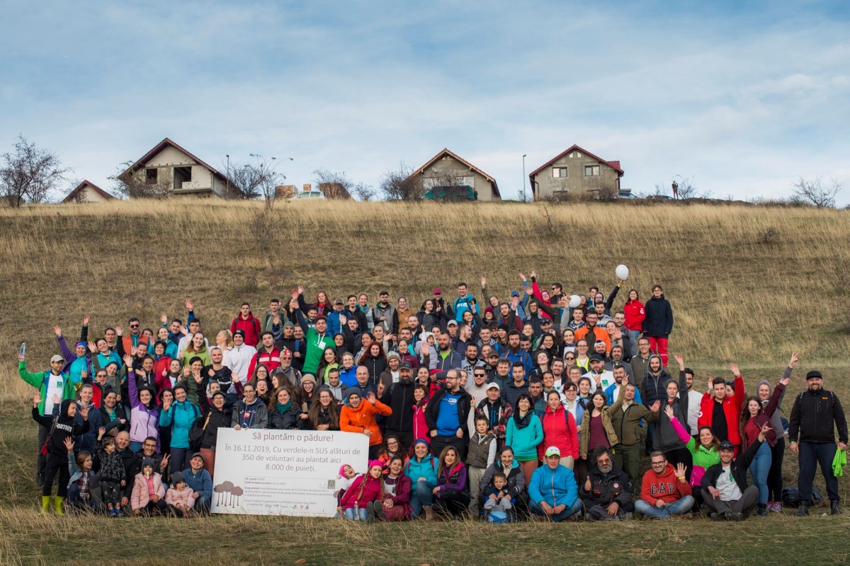 „Cu verdele-n Sus” împreună cu 400 de voluntari au plantat 7.000 de puieți în Șura Mare