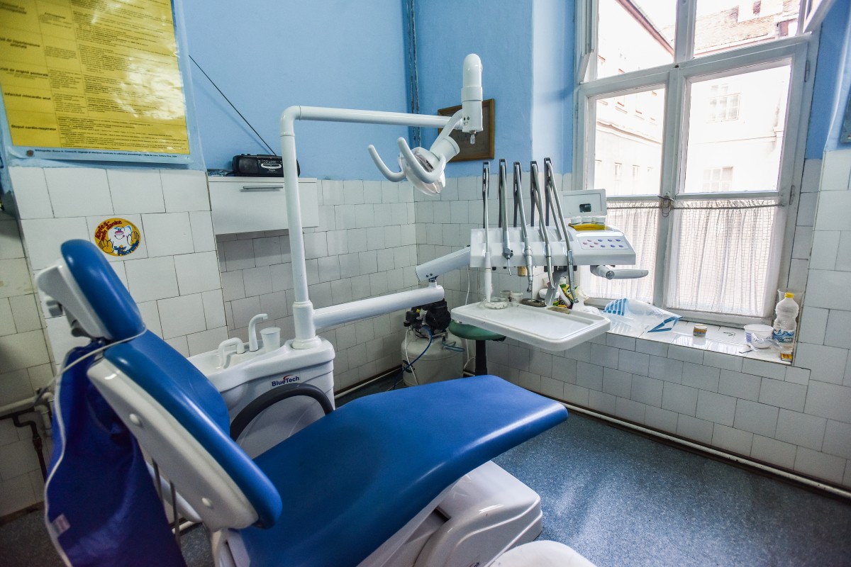 Un pacient a decedat după câteva minute după ce s-a așezat pe scaunul dentistului
