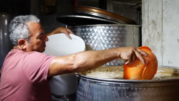 10 greșeli de evitat în obținerea vinului de casă din must de la Jidvei