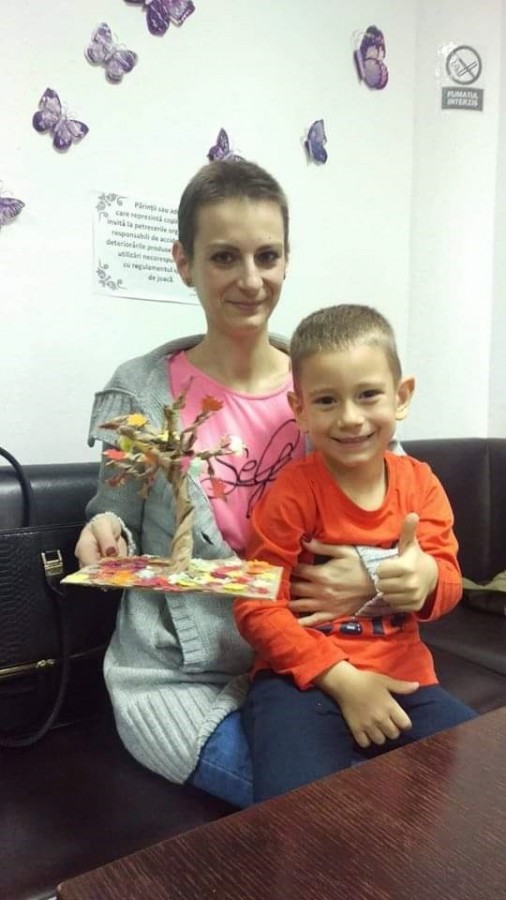 Diana, mama unui copil de cinci ani, are nevoie de ajutor în lupta cu cancerul