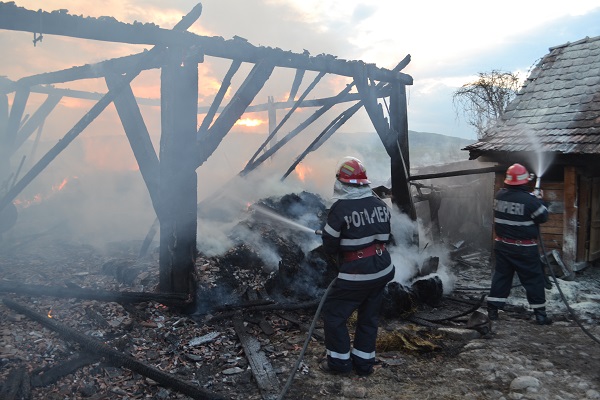 Incendiu la o șură din Rășinari