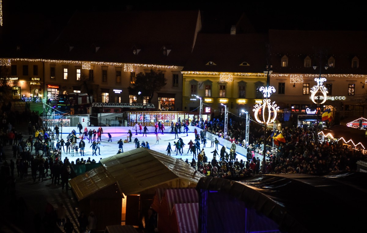 Ce aduce nou patinoarul din Piața Mare, anul acesta