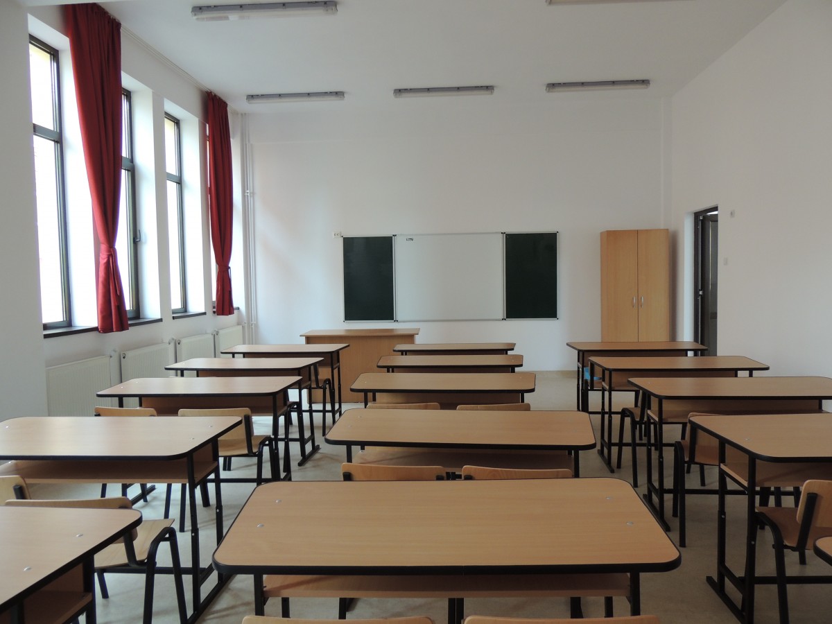 Ministrul Educației: elevii din anii terminali pot reveni la școală în 2 iunie cu cel mult zece elevi în clasă