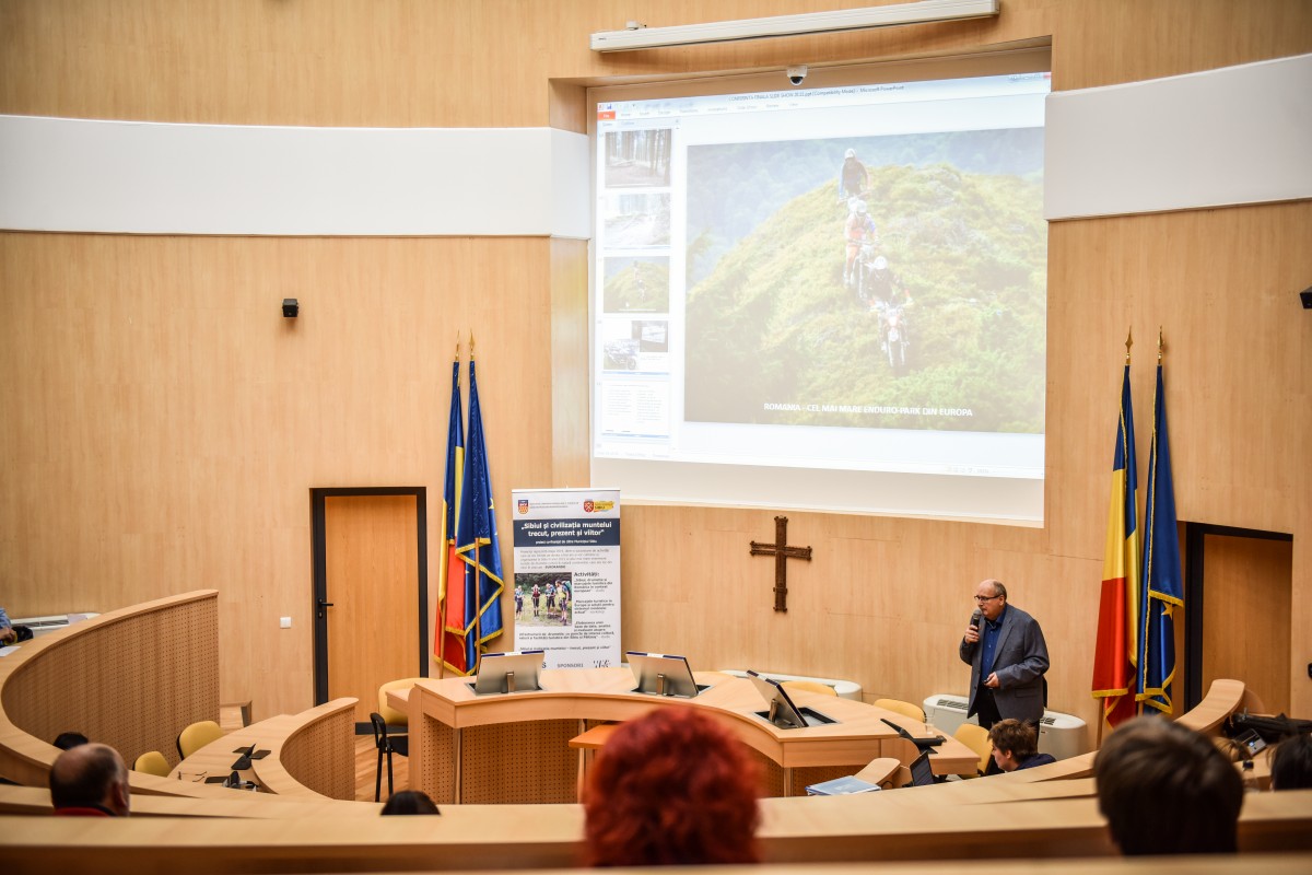 Studiu SKV: Cine distruge natura în Sibiu? Cursele de enduro, urșii și defrișările