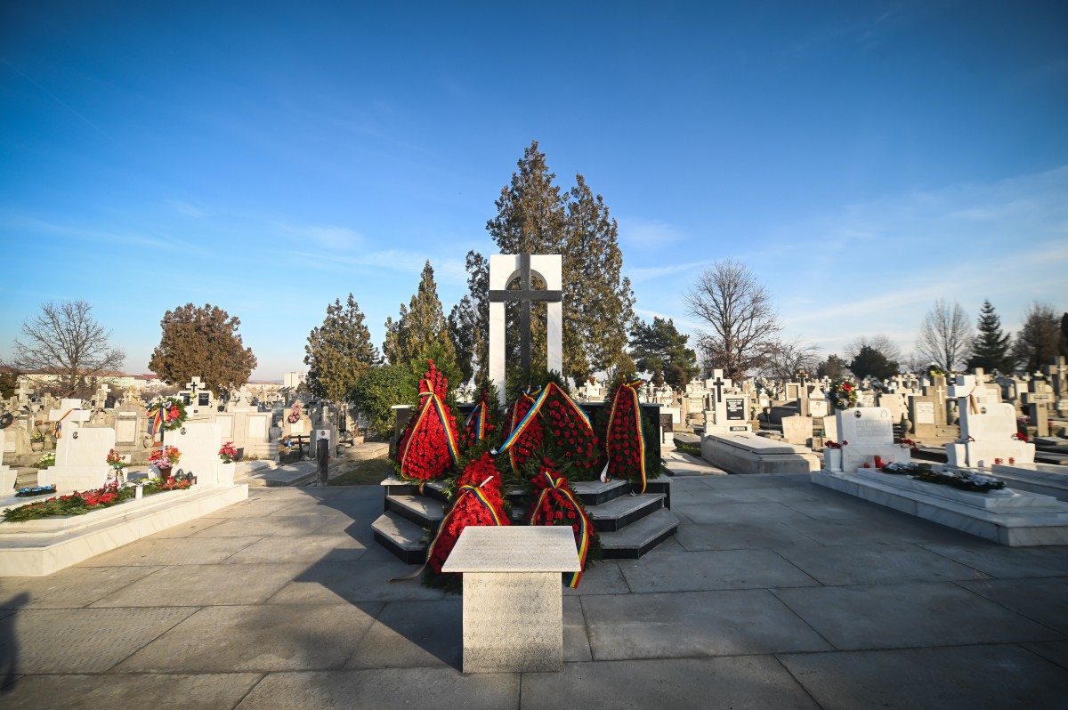 Primăria Sibiu a reabilitat monumentul dedicat eroilor martiri ai Revoluției Române din 1989