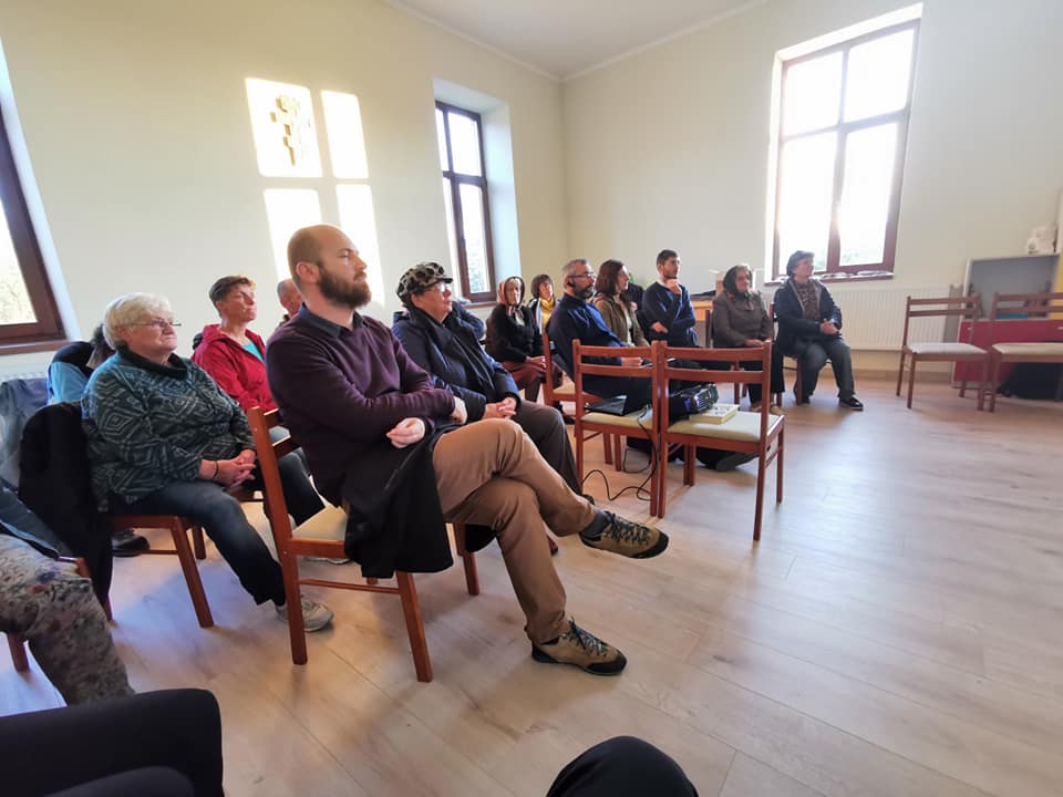 Creștinism și paradox: eveniment la Gușterița unde se va răspunde la întrebări pe care și le pun tinerii despre credință