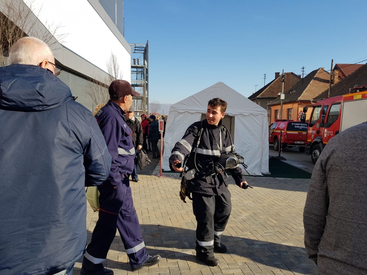 Exercițiu de incendiu: Promenada Mall Sibiu a fost evacuat