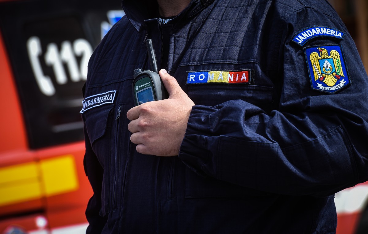 Pe cea mai frumoasă stradă din Sibiu riști să ți se dea în cap pentru telefon
