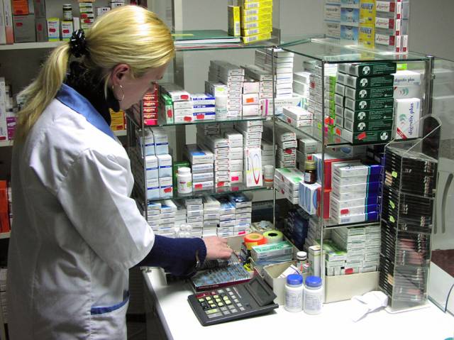 Controale la farmaciile din Sibiu, după creșterea prețurilor la măștile sanitare