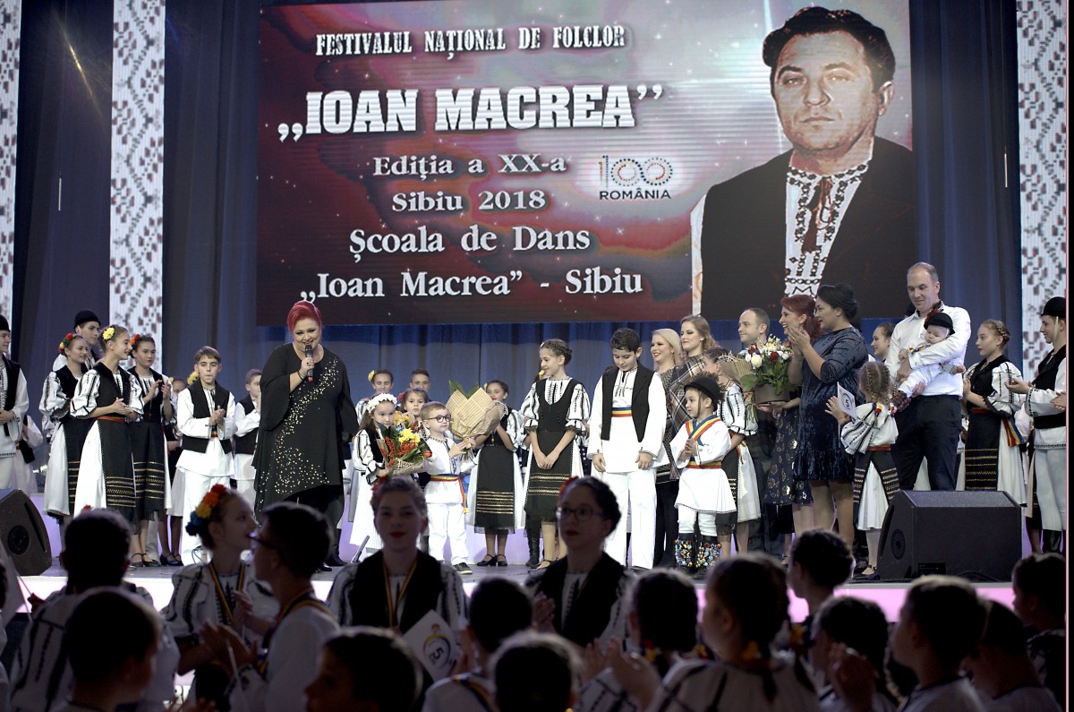 Festivalul „Ioan Macrea”: 20 de ediții celebrate prin 13 ore de spectacol,  alături de 4000 de spectatori (CP)