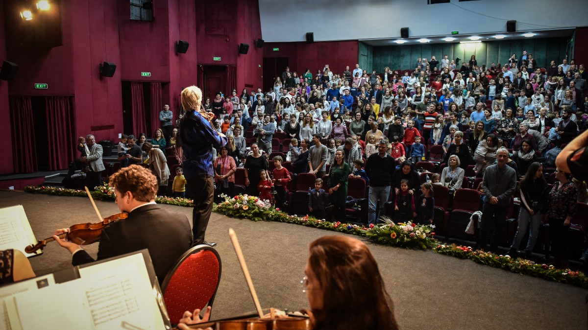 VIDEO Concert extraordinar la Sibiu: Copiii iubesc muzica clasică