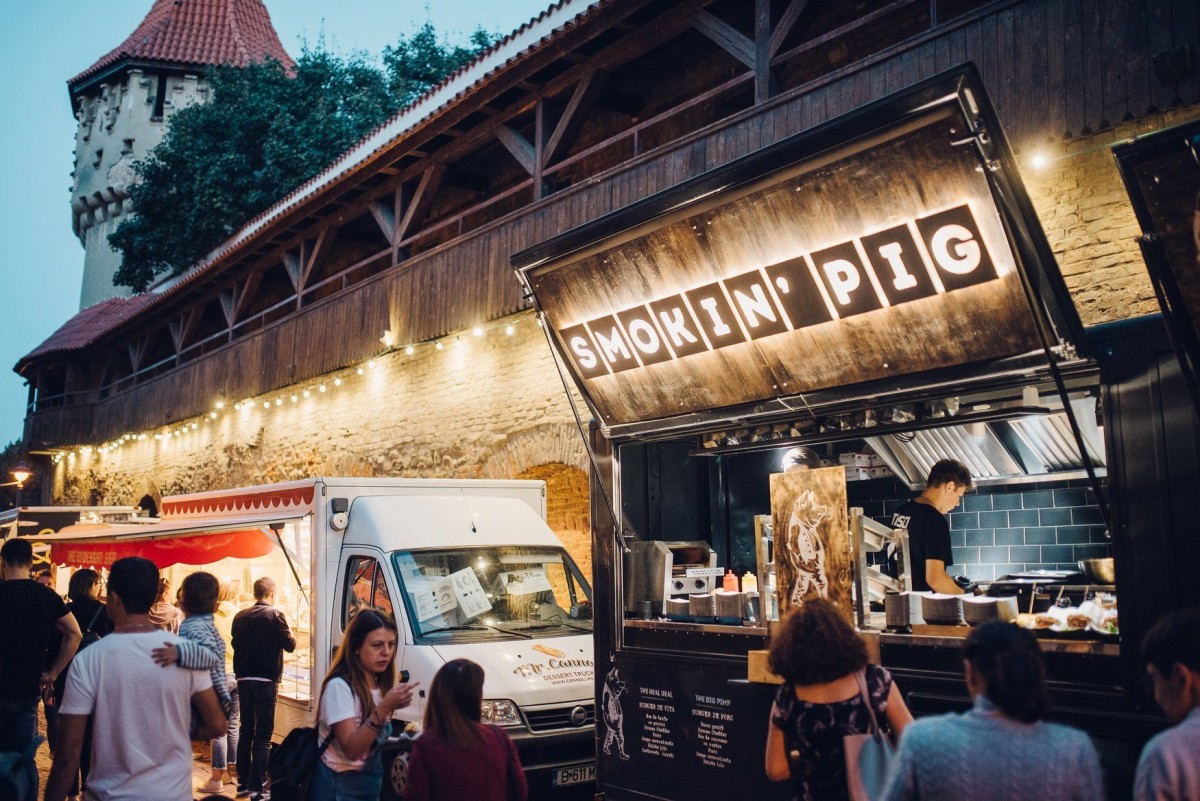 Începe Foodie: 25 de food-truck-uri cu meniu de extra muzică