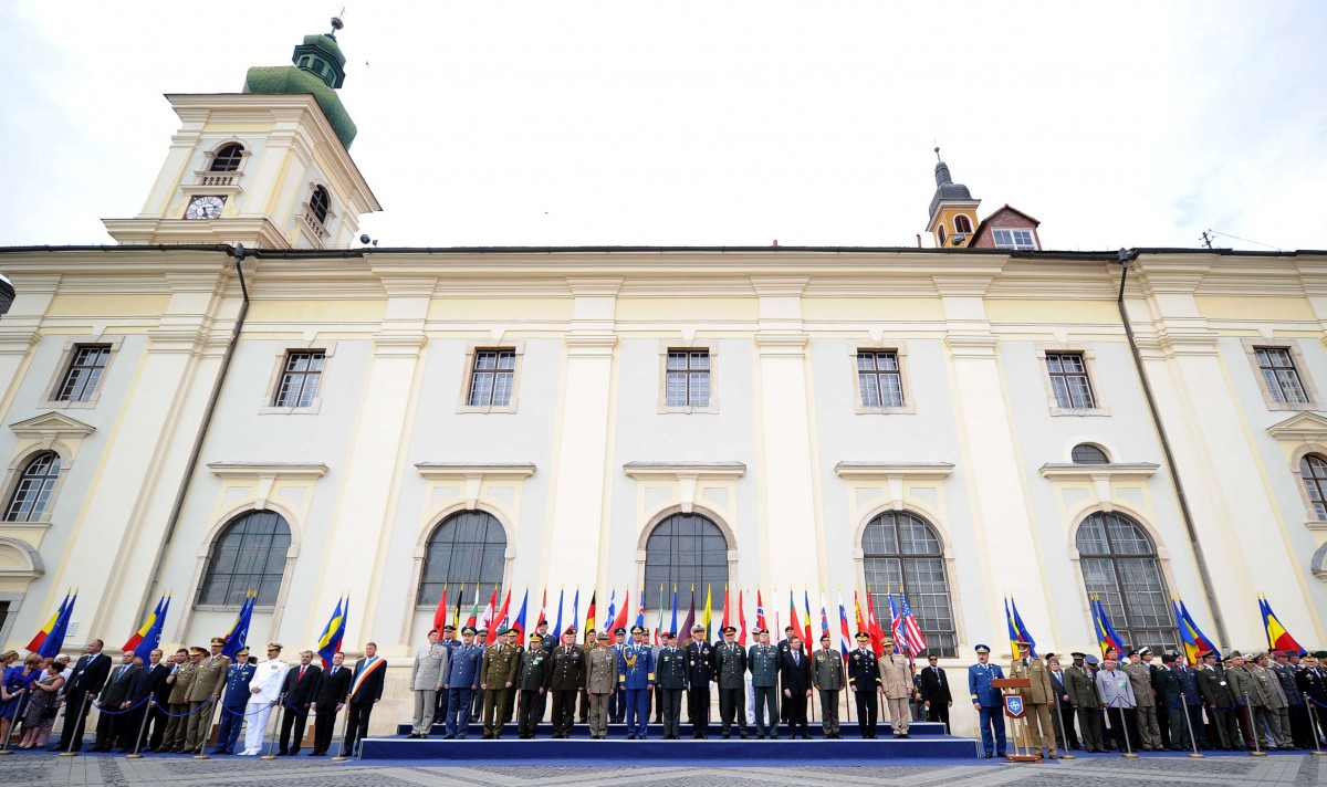 Comandament de trei stele: Sibiul devine punct crucial pe harta NATO. Tribunalul trebuie să își caute chirie