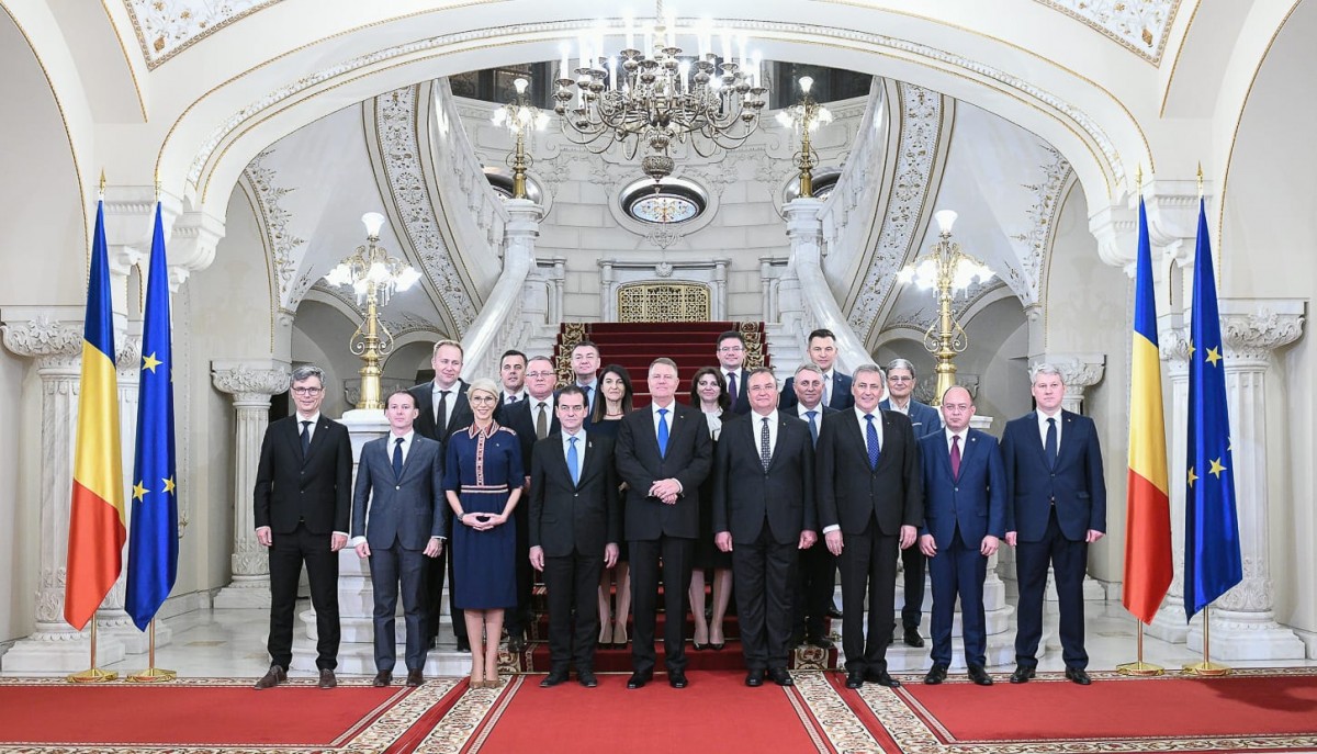 Cea mai bună reprezentare națională a Sibiului din istorie. Președintele Iohannis, la învestirea Guvernului Orban: ”Mă tem de ce vor găsi noii miniștri în ministere”