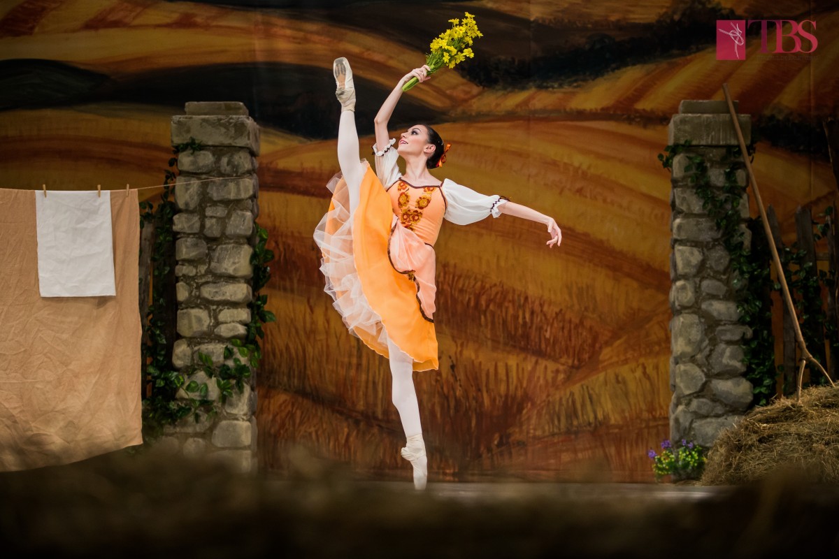 Baletul comic „La fille mal gardée” se dansează pe scena Centrului Cultural Ion Besoiu