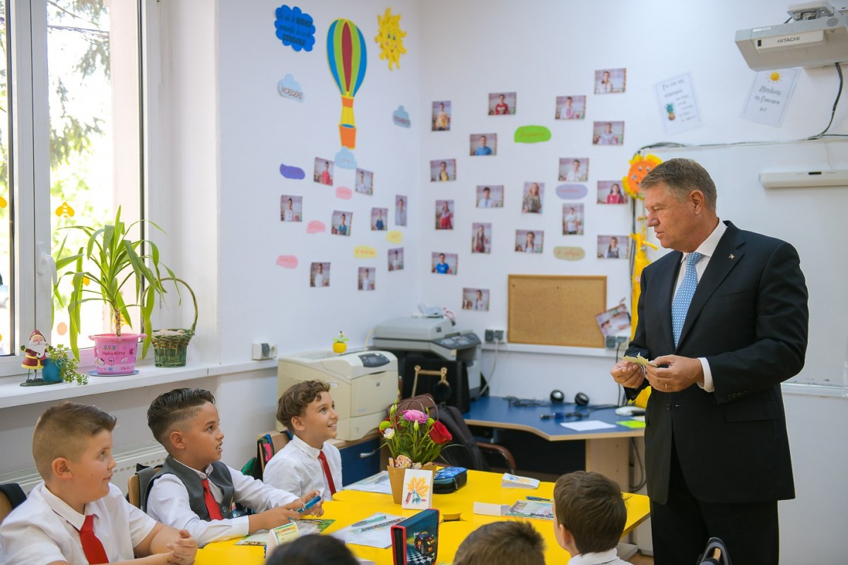 Klaus Iohannis: Respectul să fie în centrul procesului de educație din școli