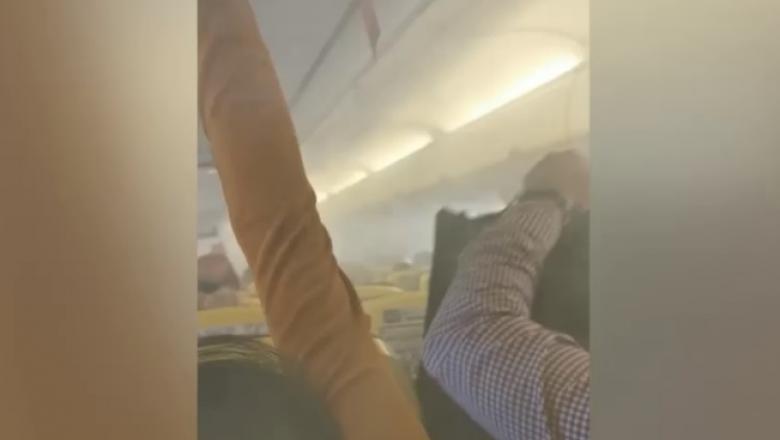 Spaimă la bordul unul avion Ryanair, care a survolat Bucureștiul plin de fum la bord