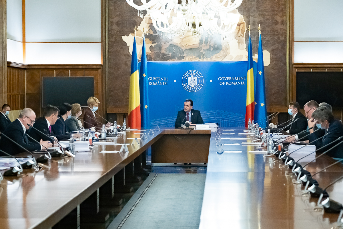 Guvernul discută azi proiectul privind noile măsuri ce vor fi luate din 5 mai. ”CCR a lipsit autoritățile de pârghiile necesare pentru a lupta cu eficiență”