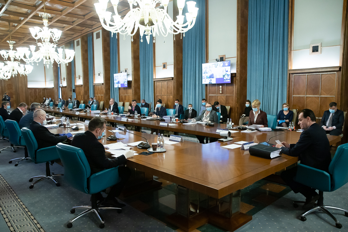 Orban: Guvernul va utiliza Fondul de Rezervă pentru achiziția de tablete pentru elevi