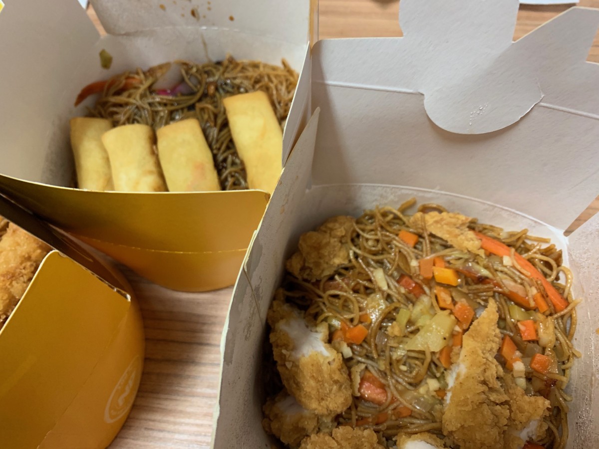 Ca șaorma, dar cu paste. La Noodle Pack