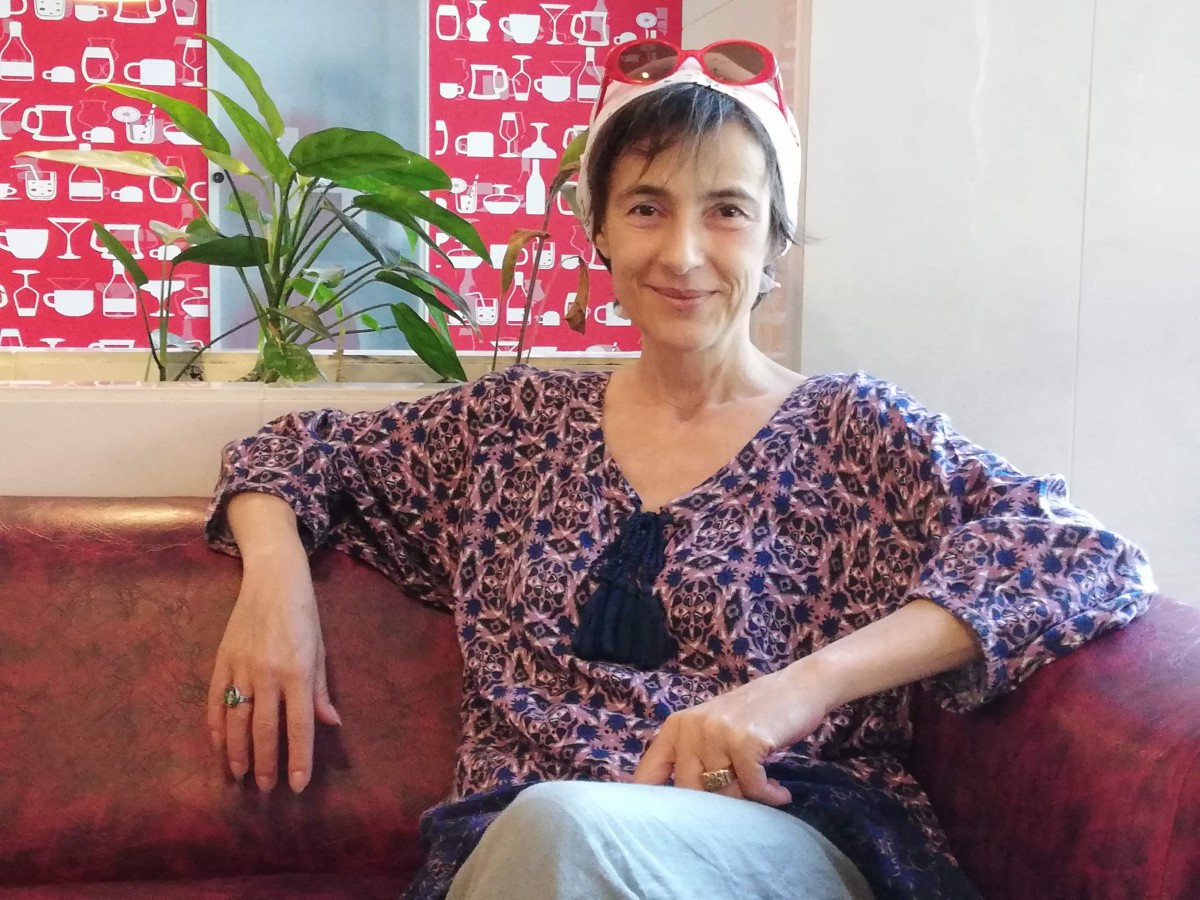 Povestea artistei-europarlamentar din Austria, cu rădăcini transilvănene: „Piața Mică este locul meu preferat din Sibiu”