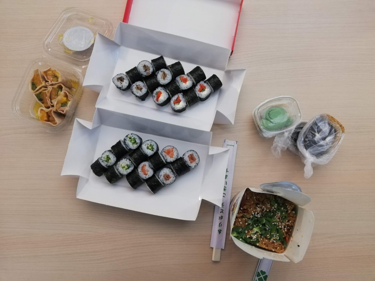 Am mâncat de două ori la Sushi Master. Una albă, alta neagră