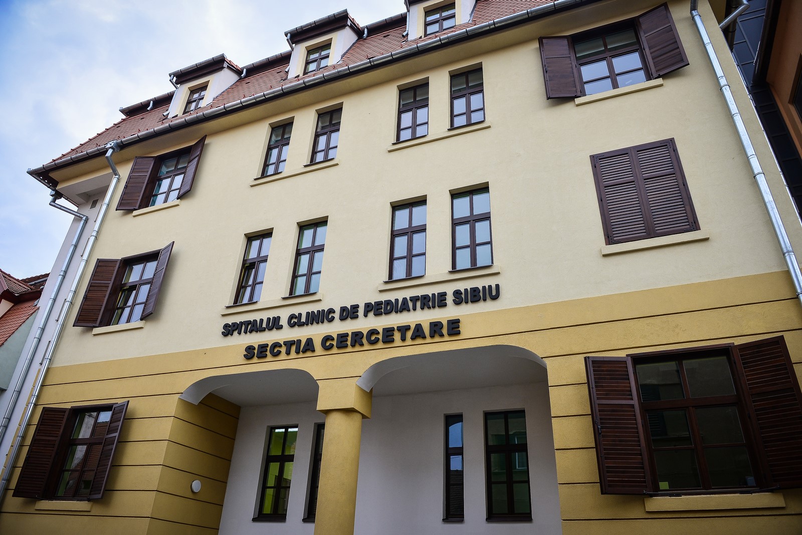 S-a inaugurat centrul de zece milioane de euro de la Pediatrie. Există aparatură performantă, laboratoare, dar lipsesc medicii