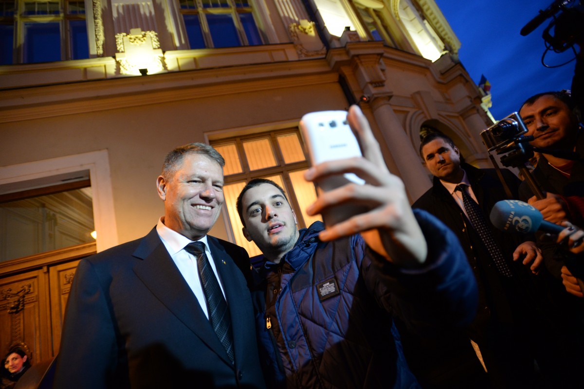 Președintele Iohannis a înființat un consulat nou. Tocmai la Miami, unde merge în vacanțe