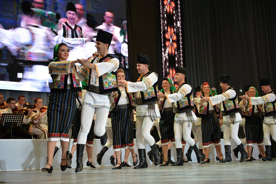 Junii Sibiului pleacă în SUA să promoveze România timp de o lună