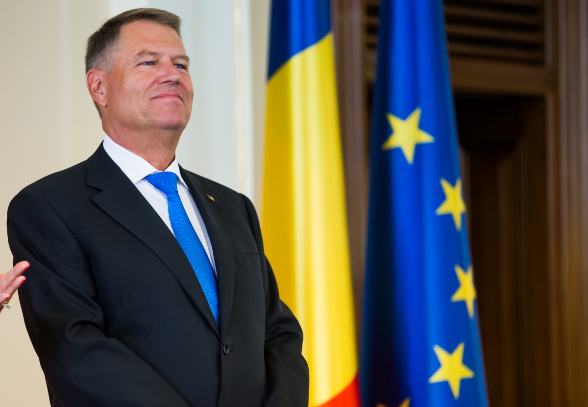Iohannis a rezolvat problema medaliilor retrase. A făcut-o nominal