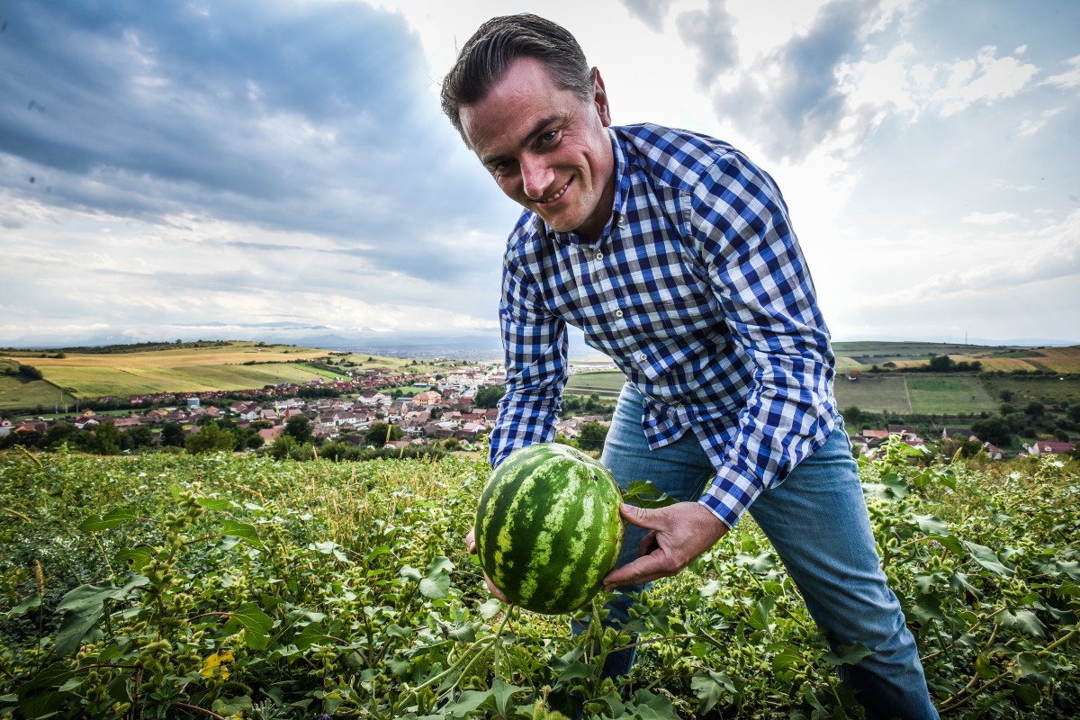 Micile afaceri. Ziua bancheri, după masa agricultori care livrează în Sibiu