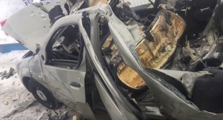 VIDEO-O mașină Dacia Logan pe gaz a explodat într-o benzinărie