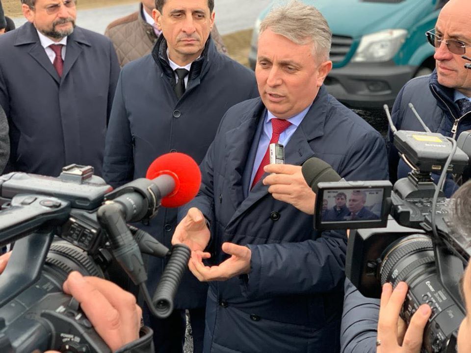 Ministrul Transporturilor, după ce a văzut problemele de pe Valea Oltului: Nu arată deloc bine