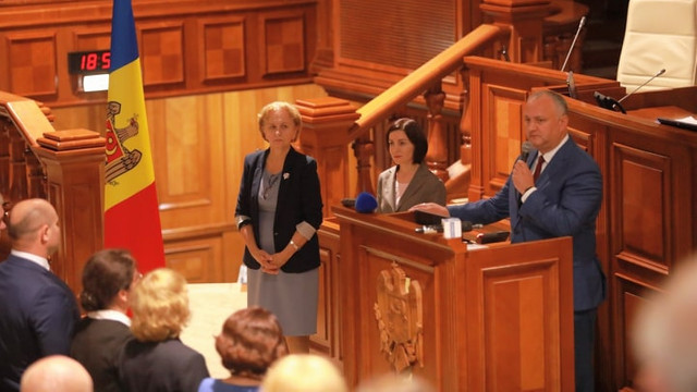 Republica Moldova a rămas iarăși fără guvern. Socialiștii și democrații au demis Executivul condus de Maia Sandu