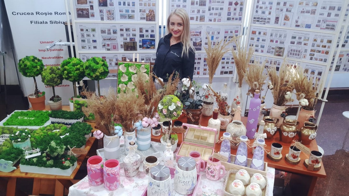 Micile afaceri. O tânără creează aranjamente pentru orice spațiu: „Încurajați producătorii locali”
