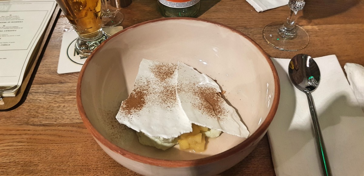 Kombinat. Restaurantul românesc cu cel mai bun desert din oraș