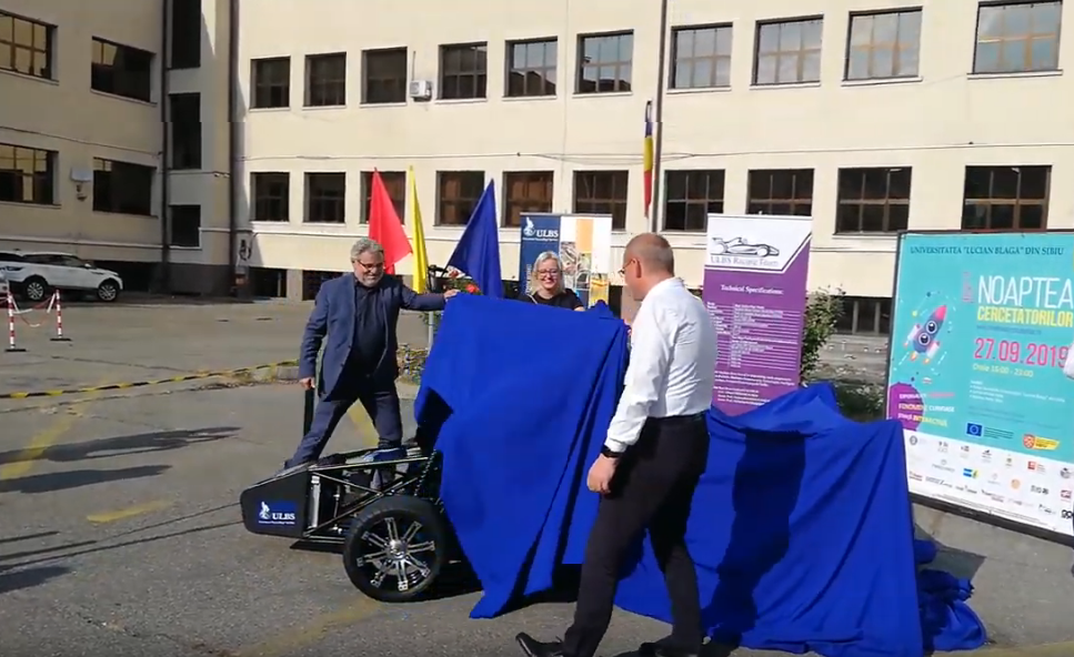 VIDEO Noaptea cercetătorilor: Cum arată și cum se aude prima mașină tip Formula 1 construită la Sibiu