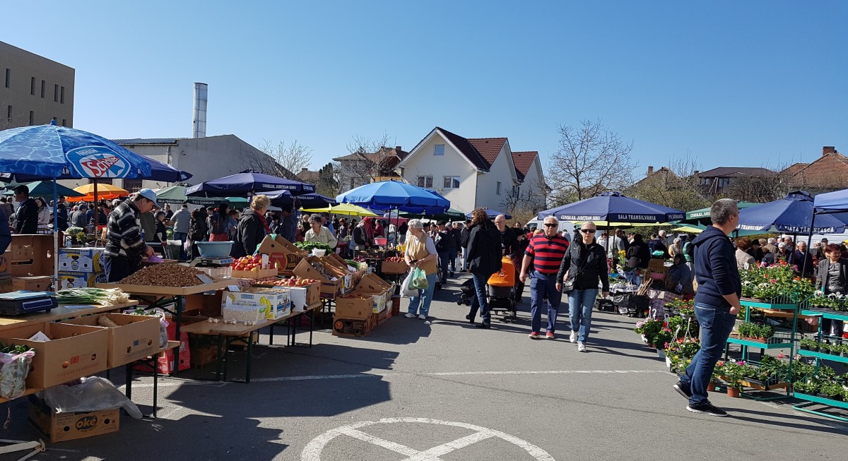Sărbătoare la Piața Volantă Transilvania. Astăzi împlinește șapte ani de existență