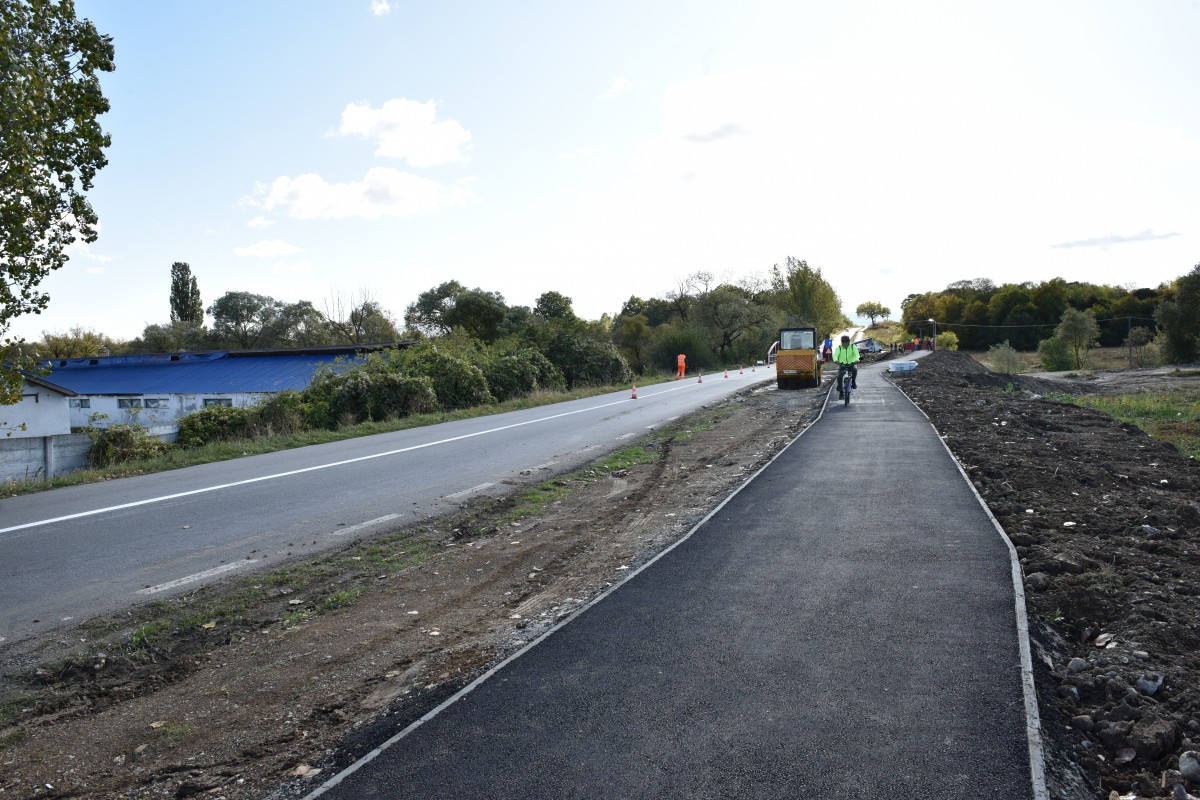 VIDEO Am testat pista de biciclete de 700.000 de euro, dintre Cisnădie și Sibiu. 34 de minute - între cele două orașe