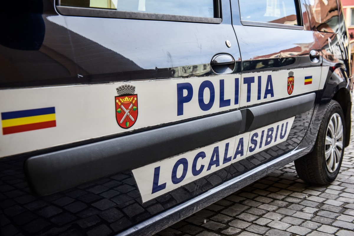 Cât câștigă un polițist local la Sibiu? Ministrul de interne a criticat instituția pentru salariile mari și activitatea scăzută