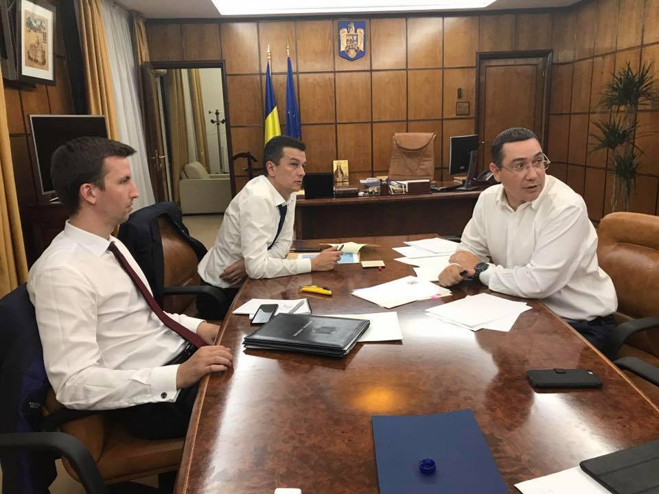 Guvernul Grindeanu a fost demis. Moţiunea de cenzură a fost adoptată cu 241 de voturi 