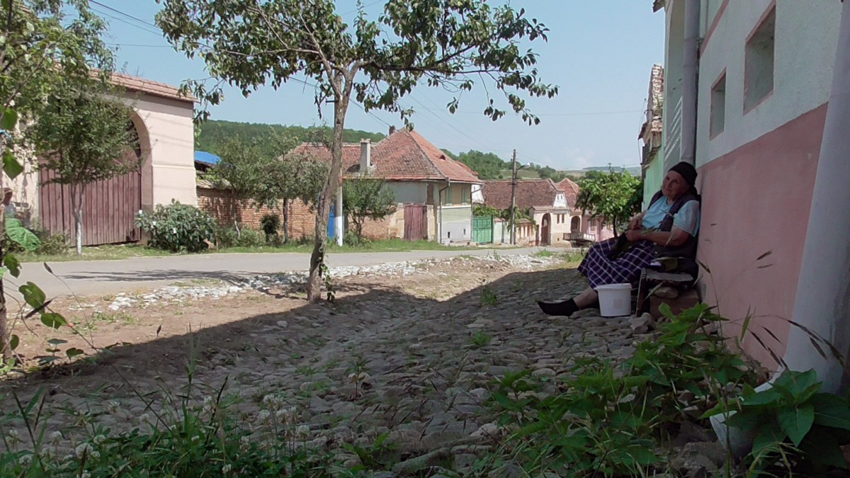 A doua comună care se bate cu Sibiul în modernizarea străzilor. Primarul: ”până la bani sunt toate”