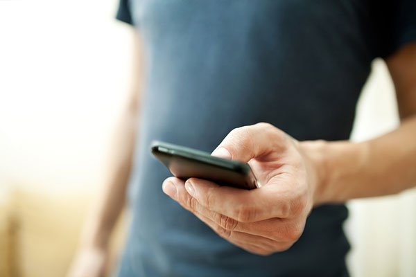 UE vrea încărcător universal pentru toate telefoanele mobile