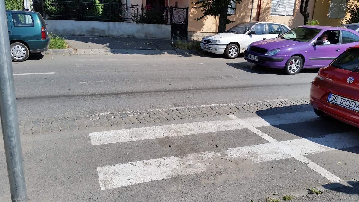 Femeie lovită pe trecere, pe Calea Turnișorului