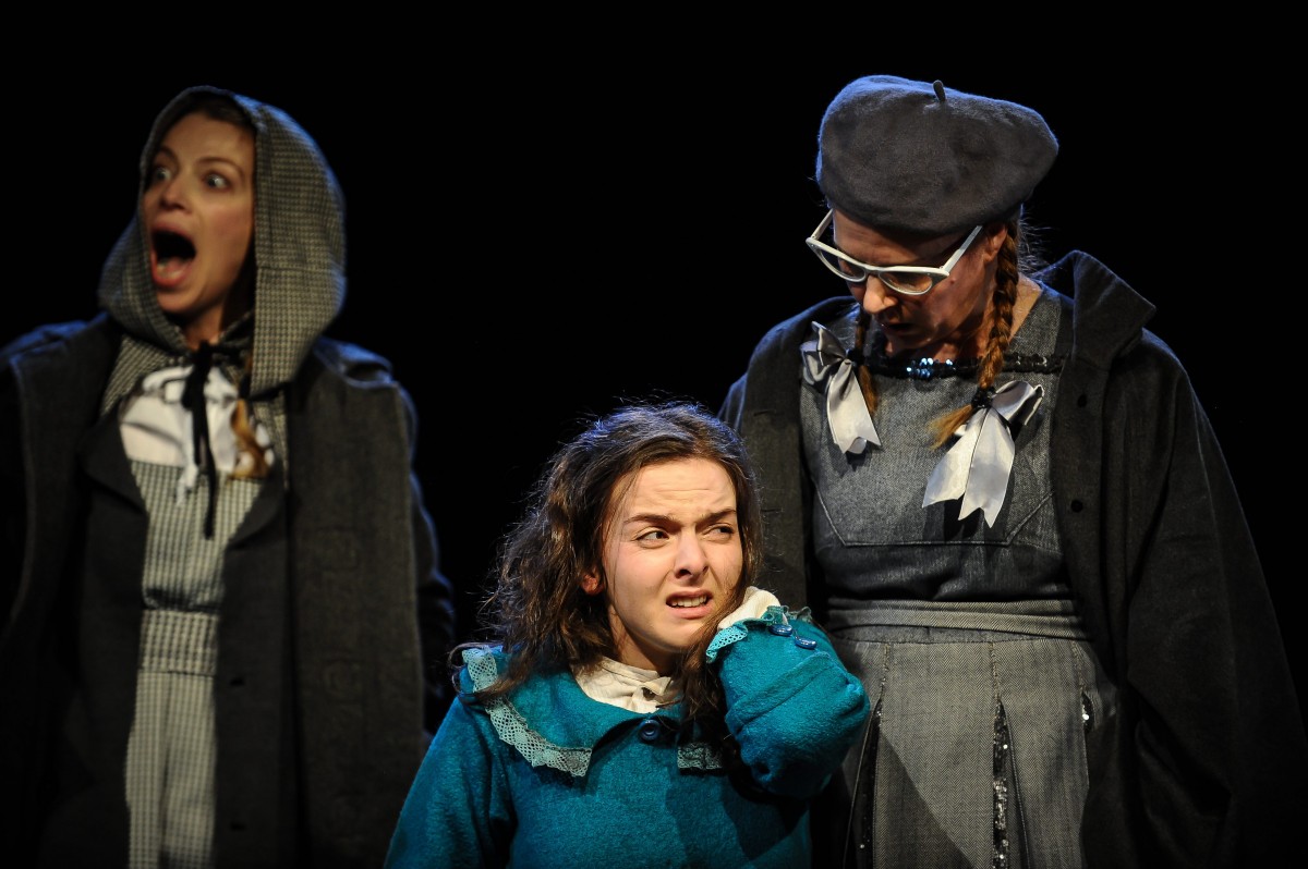 Teatrul „Gong” își redeschide porțile: spectacole în premieră și ateliere pentru cei mici