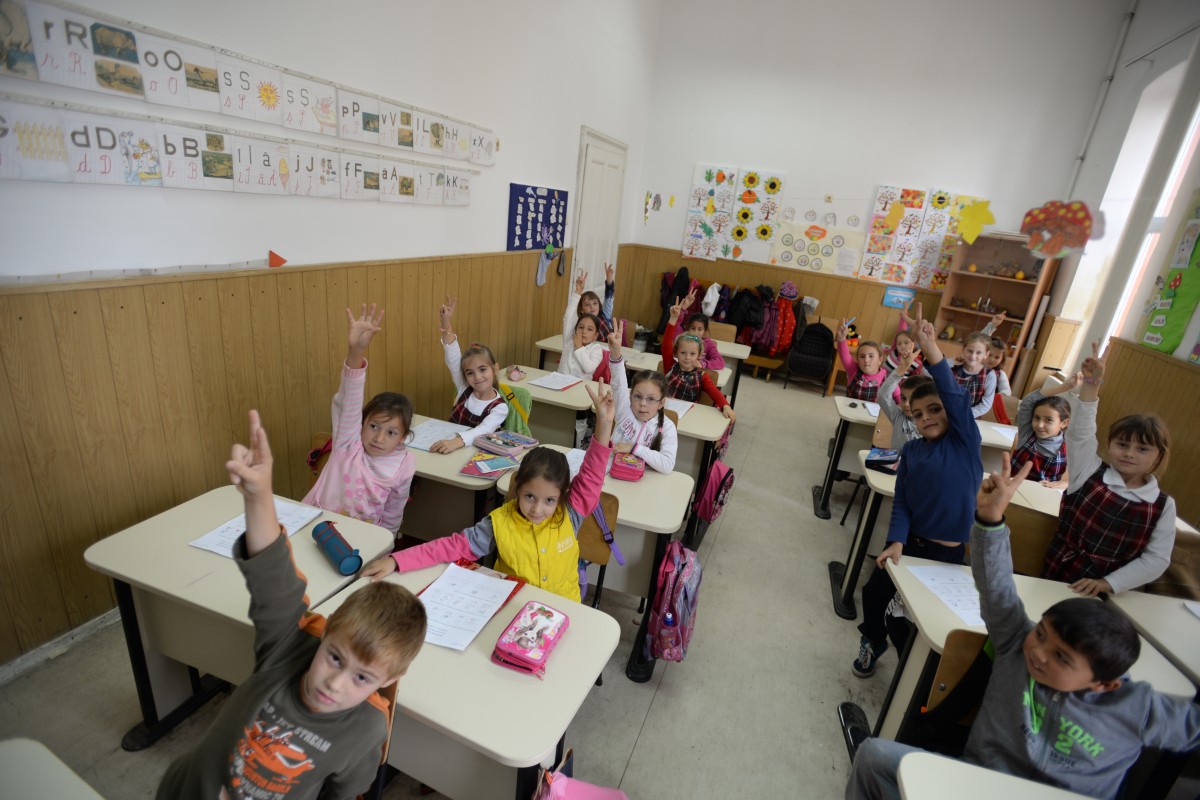 Ministrul Educației anunță că școlile vor fi închise la apariția primului caz de coronavirus