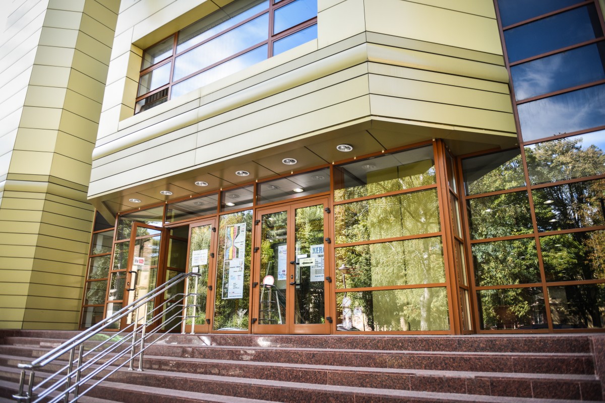 Biblioteca Astra se închide pentru public