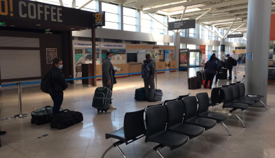 Dosar penal și amenzi în cazul sucevenilor care voiau să plece în Germania de pe Aeroportul Sibiu