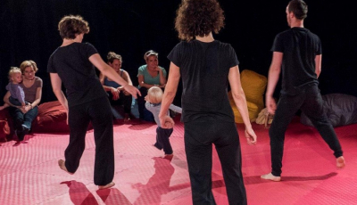 Bebelușii au program de joacă la Teatrul Gong